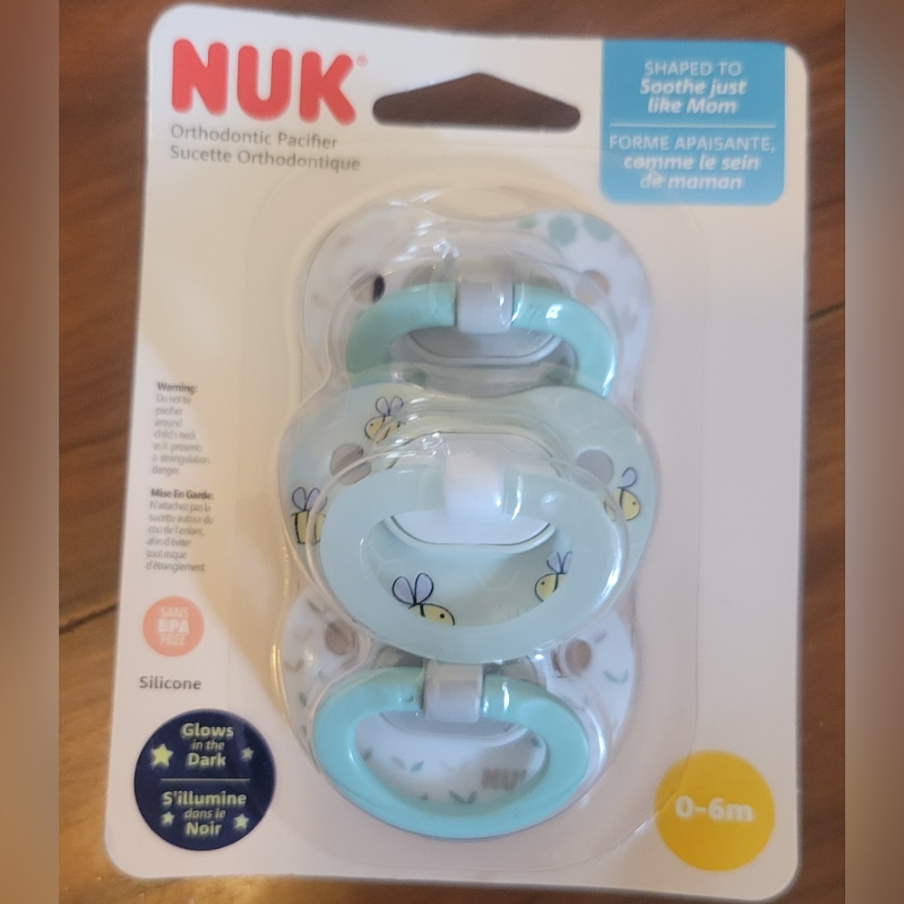 NWT NUK Orthodontic Glow In The Dark 3 Pacifier Set 0/6 Months